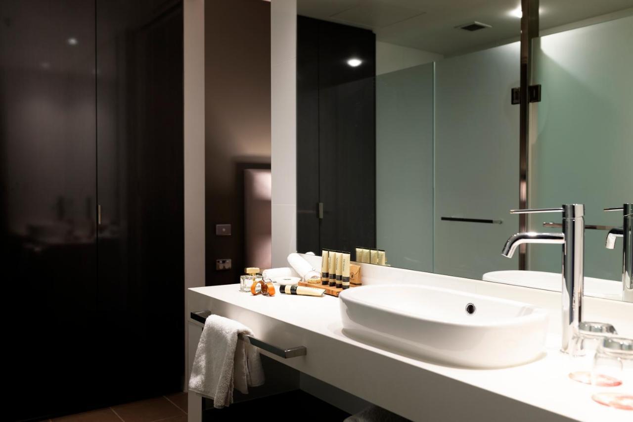 อีสต์โฮเต็ล แอนด์ อพาร์ตเมนท์ Hotel แคนเบอร์รา ภายนอก รูปภาพ