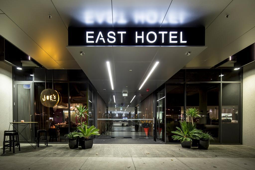 อีสต์โฮเต็ล แอนด์ อพาร์ตเมนท์ Hotel แคนเบอร์รา ภายนอก รูปภาพ