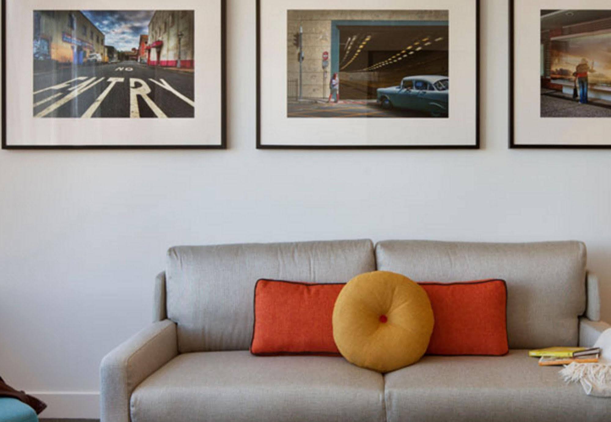 อีสต์โฮเต็ล แอนด์ อพาร์ตเมนท์ Hotel แคนเบอร์รา ภายนอก รูปภาพ